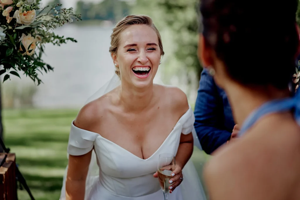 nuotakos šypsena po ceremonijos, vestuvių fotografas gedas girdvainis