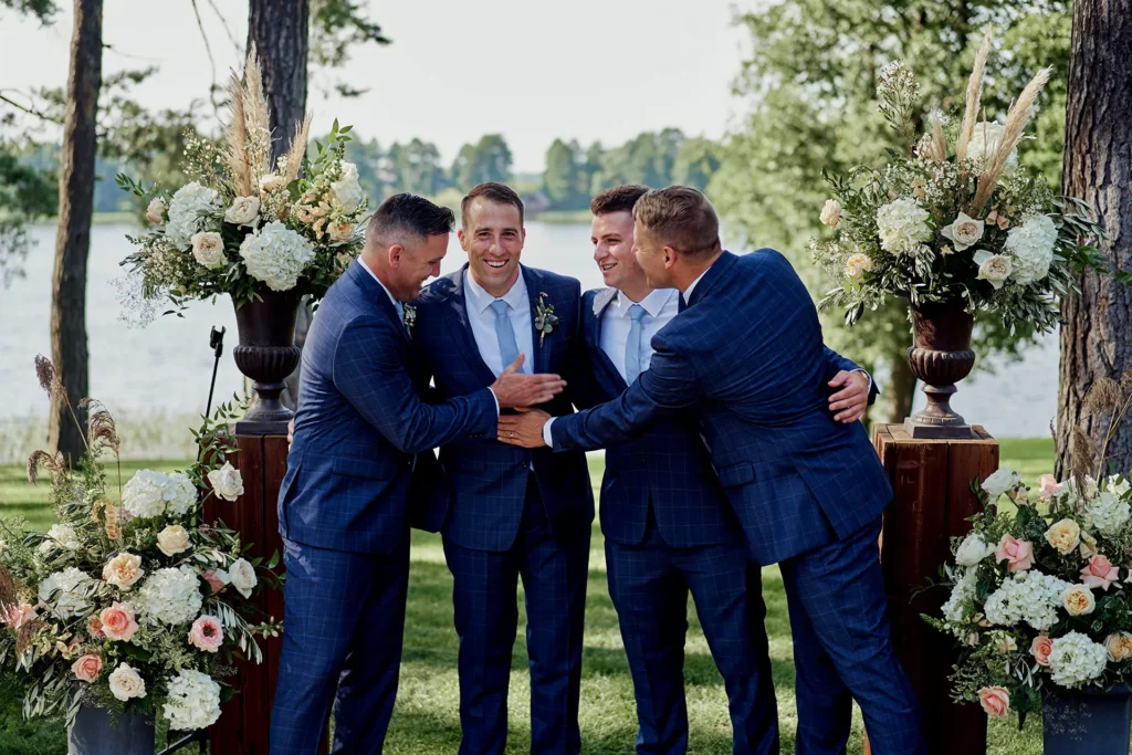 Nuo Vilniaus senamiesčio iki Trakų – vestuvių dienos akimirkos.