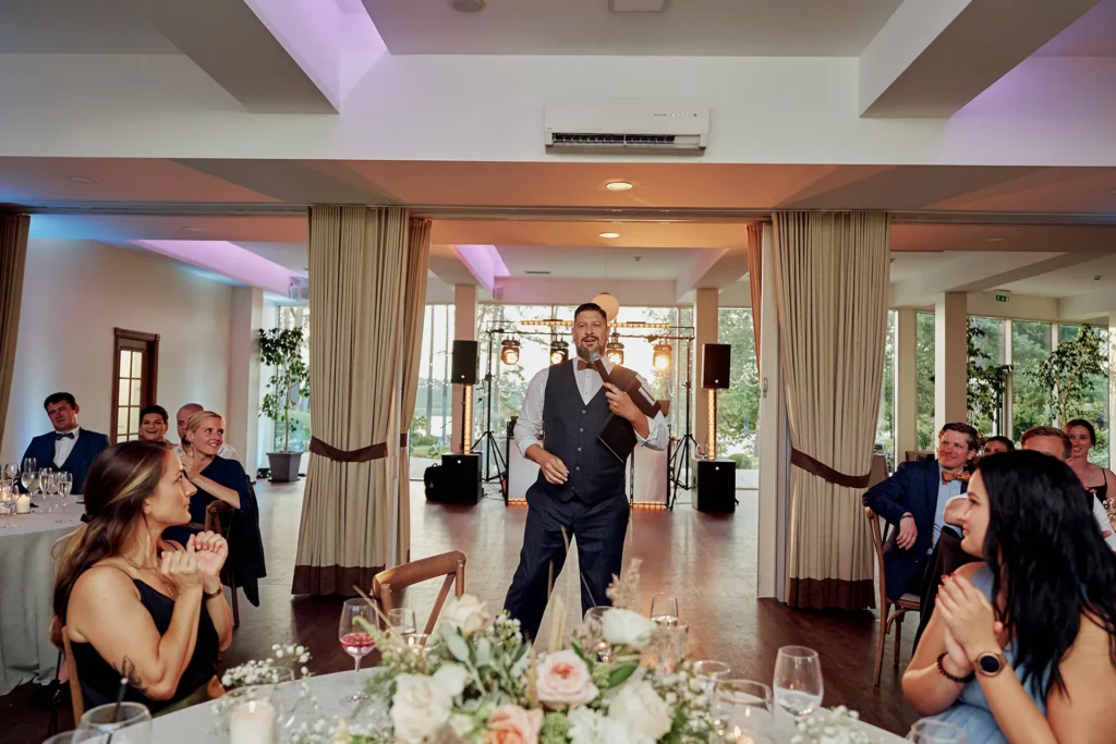 Vestuvių ceremonija Trakuose prie Margio ežero