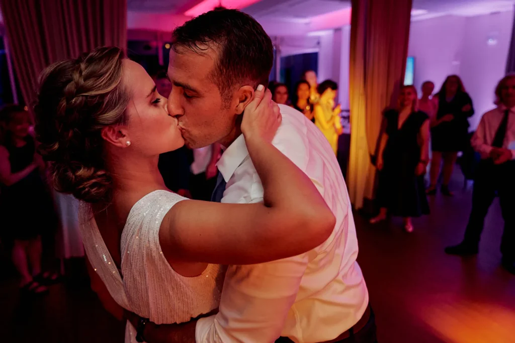 Vestuvių ceremonija Trakuose prie Margio ežero